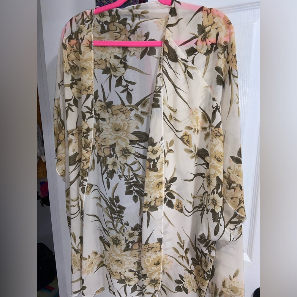 SHEIN Plus Floral Print Batwing Kimono